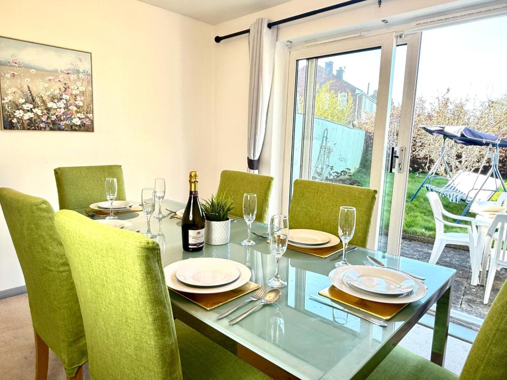 Stylish 3-Bedroom House With Garden & Free Parking'S, Prime Location With Private Garden Kidlington Exterior photo